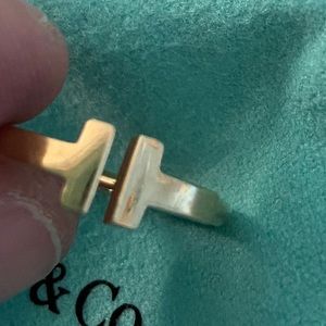 Tiffany T ring yellow gold 18k